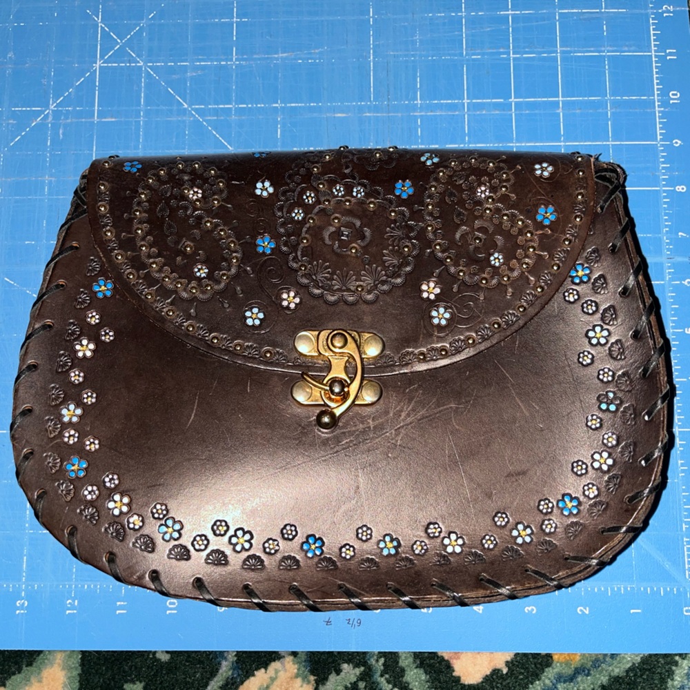 Tiggy by Cuddington crossbody leather bag